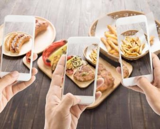 پشت پرده‌ای از تیسترهای غذا و پیج‌های لاغری در مستند  خانه در خیابان 